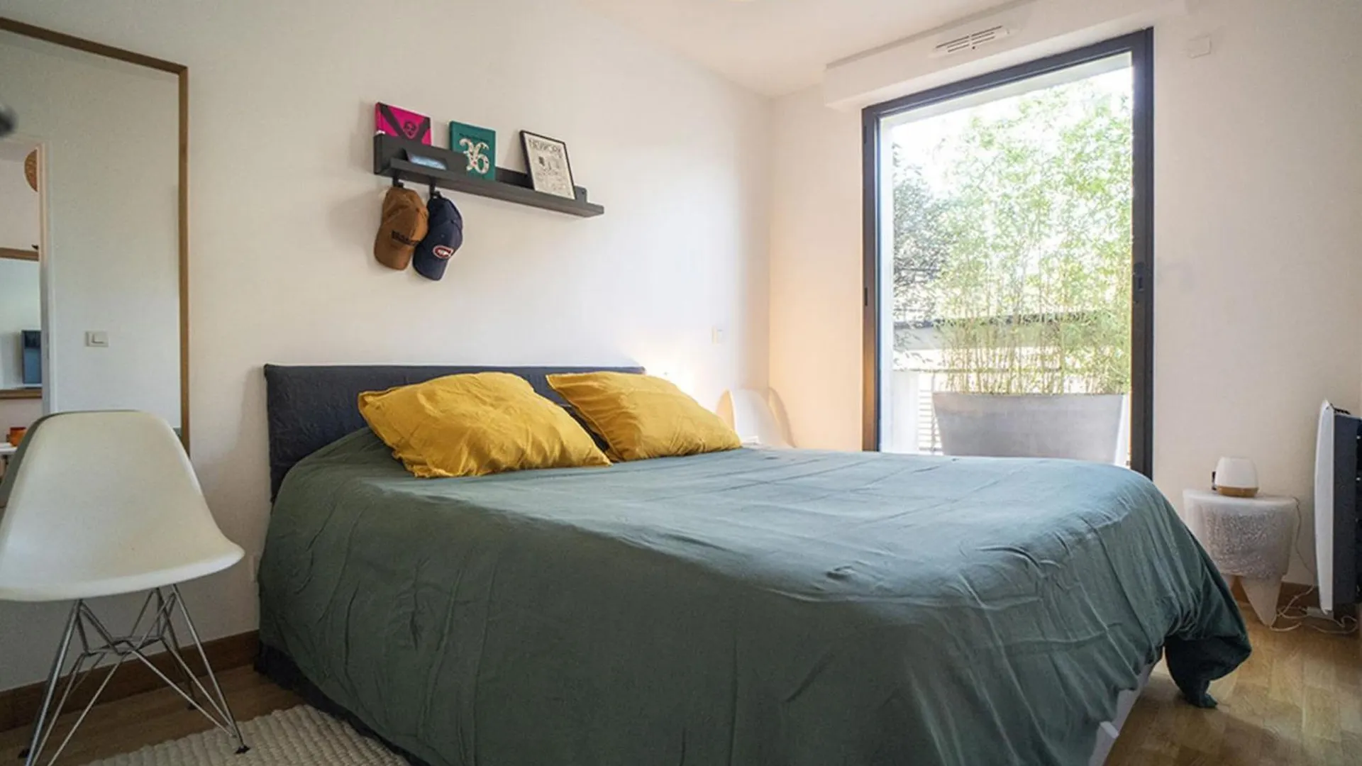 Bright 37M For 2 With Balcony In Paris! Apartment