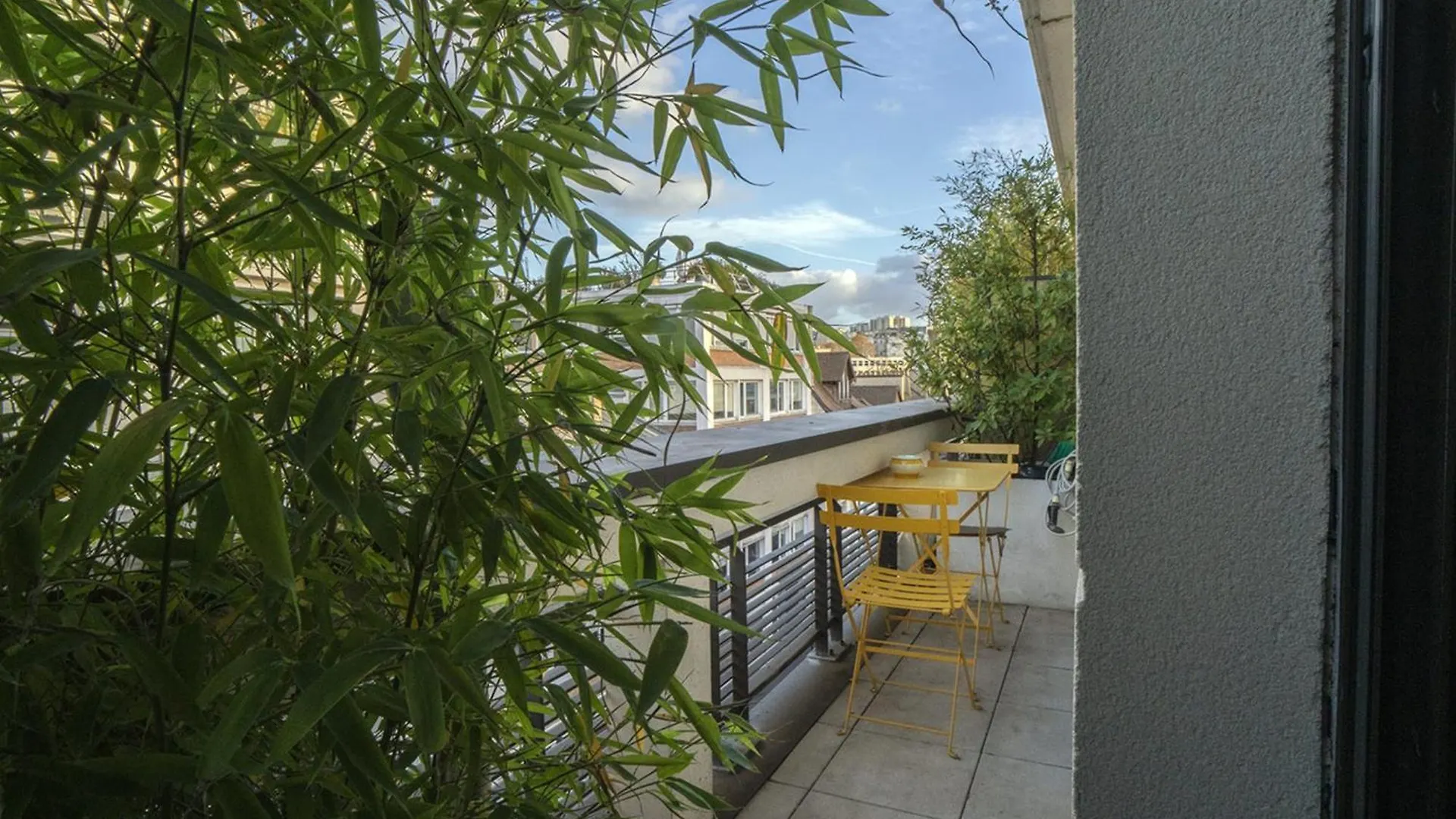 Bright 37M For 2 With Balcony In Paris! Apartment Paris